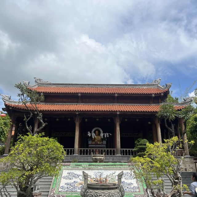 ชมเจดีย์ Long son ที่เมืองญาจาง