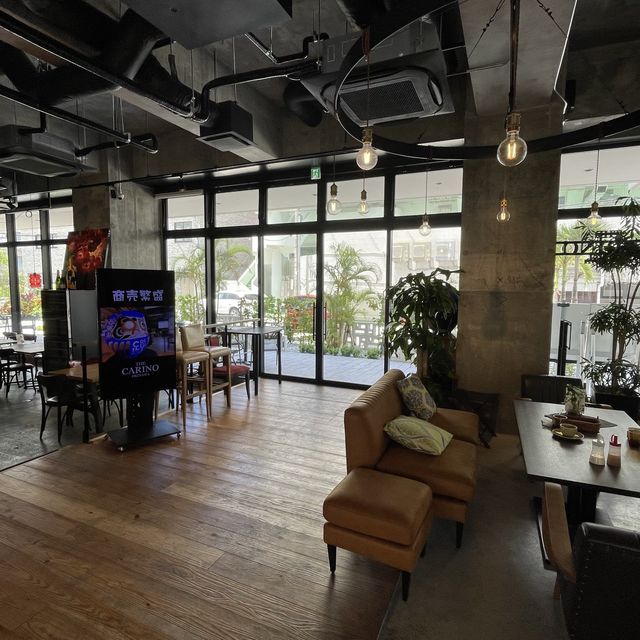 カクテルステイ内のお洒落なレストラン『The Carino Okinawa』