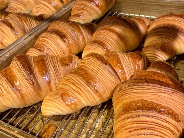 《不能用文字形容的牛角包》🥐