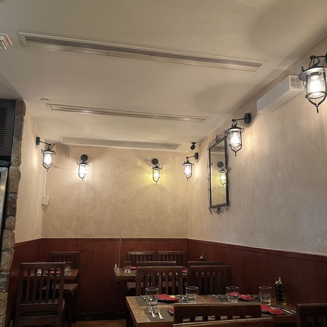 【🦁 西班牙菜小餐館】有格調裝修💕