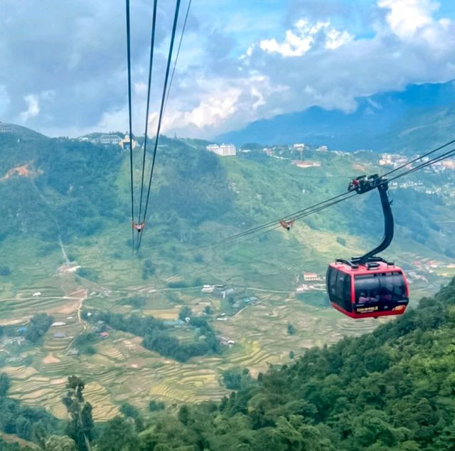 นั่งกระเช้าลอยฟ้าไปหายอดเขา "𝙁𝘼𝙉𝙎𝙄𝙋𝘼𝙉" 🏔 