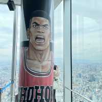 【大阪府】期間限定！地上300mのバスケットコート！