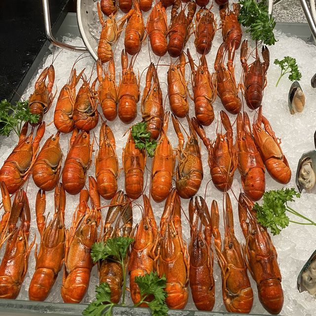 Seafood buffet at Serena Brasserie🦞 🦀 🐟 