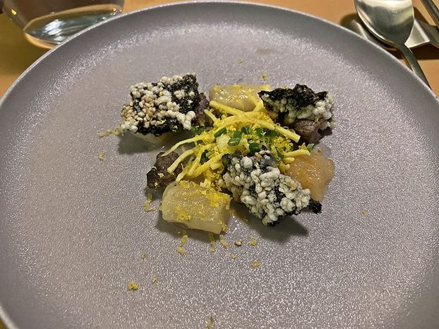몬드리안 호텔 맛집. 십이율