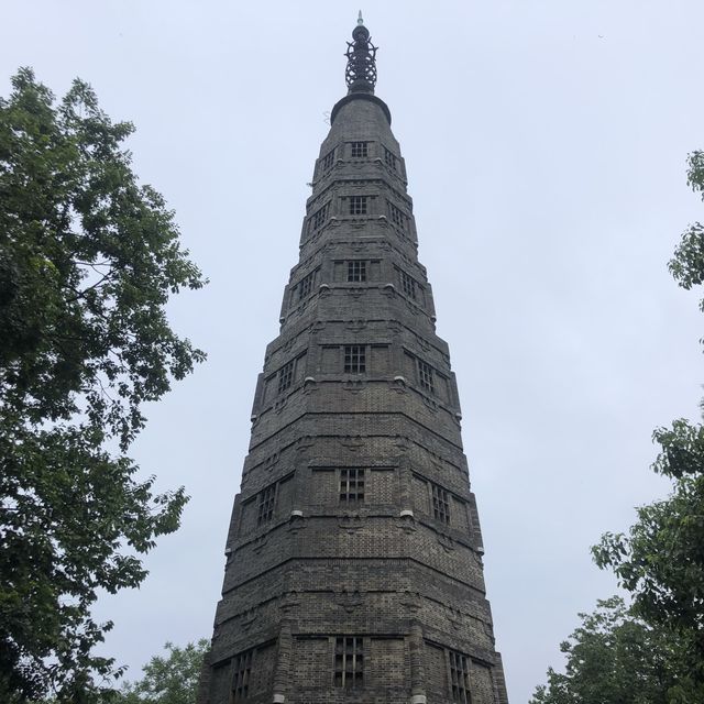 Baochu Pagoda - Hangzhou 🇨🇳 