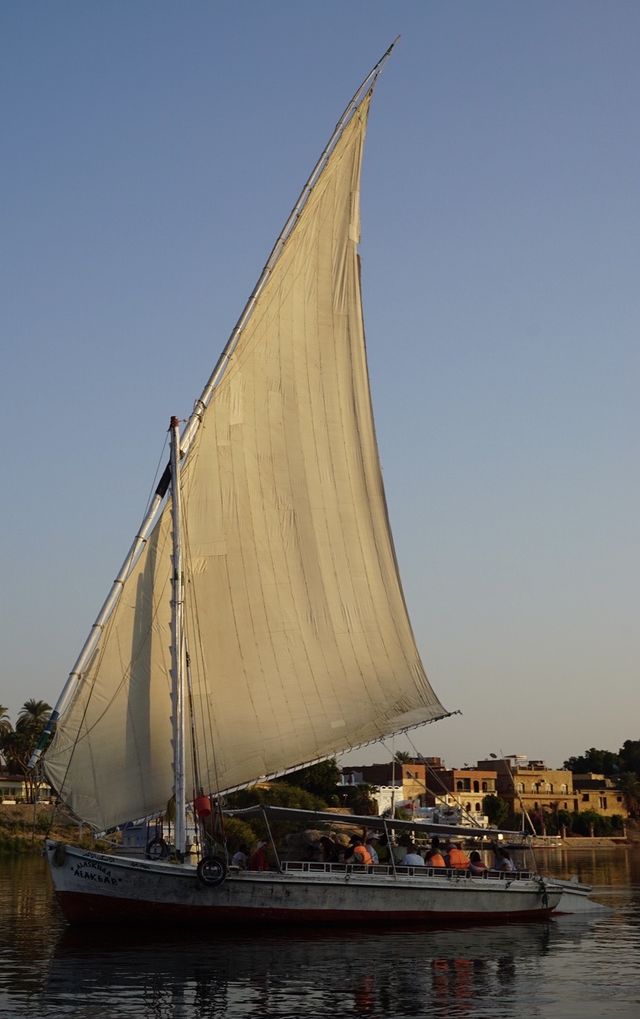 【Travel around the 🌍 world】Egypt 🇪🇬. Aswan Felucca on the Nile River.