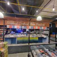 A Supermarket that has everything(Photo Ed)
