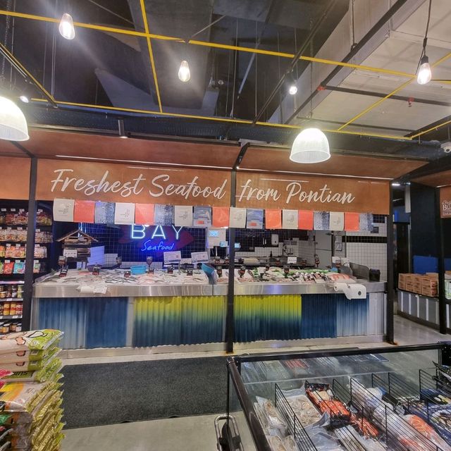 A Supermarket that has everything(Photo Ed)