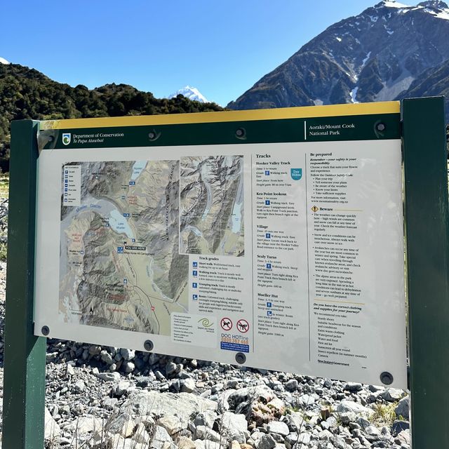 NZ Mt. Cook Hooker Valley Track