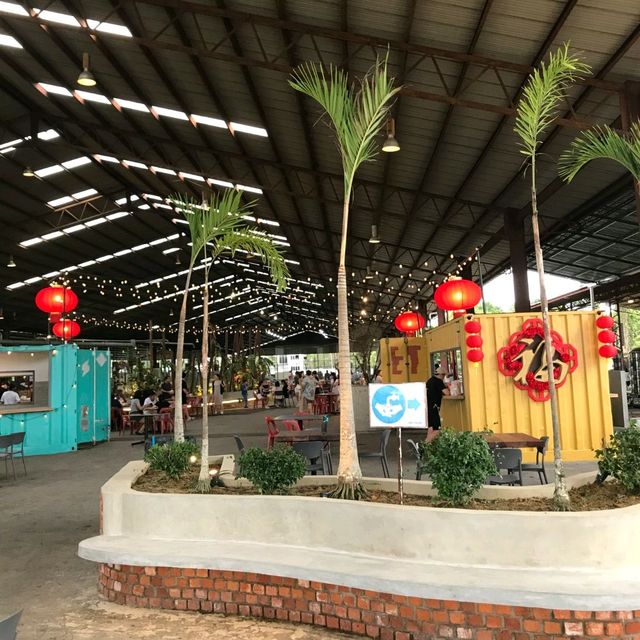 SMI Park 对面江