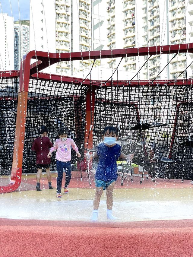 Tsz Wan Shan Playground 慈雲山中心歷奇遊樂場