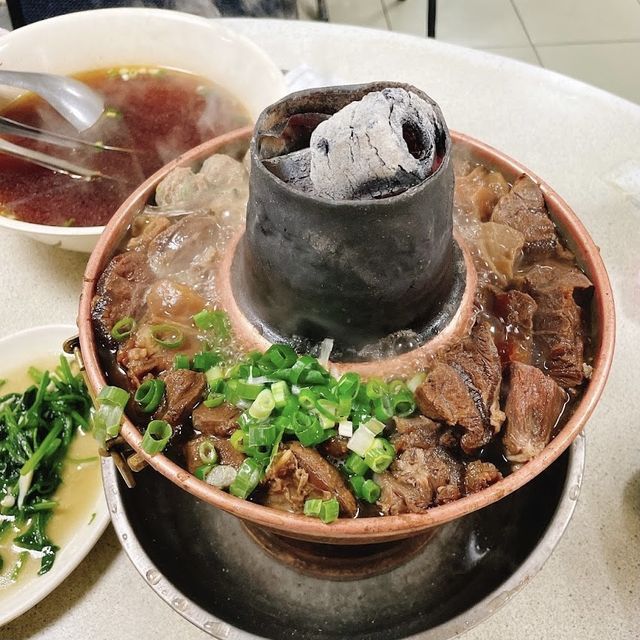 清真恩德元餃子館 🖌 香味四溢的牛肉火鍋🍲