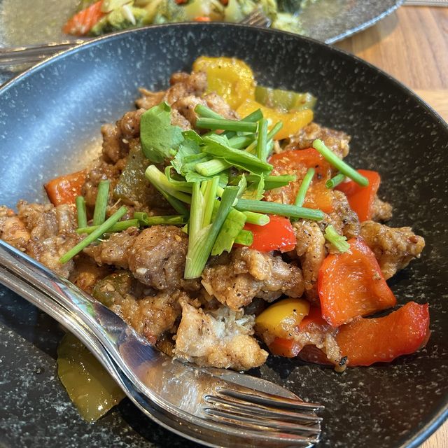 ห้องอาหาร Elements @อวานี พลัส เขาหลัก รีสอร์ท