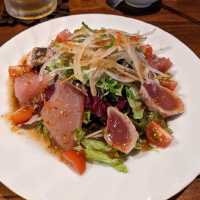 波照間島の居酒屋で緑の餃子食べてみた