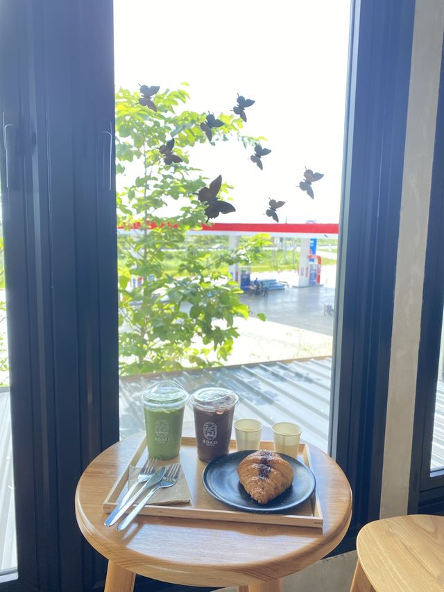 Roasi coffee ☕️🍰🧁