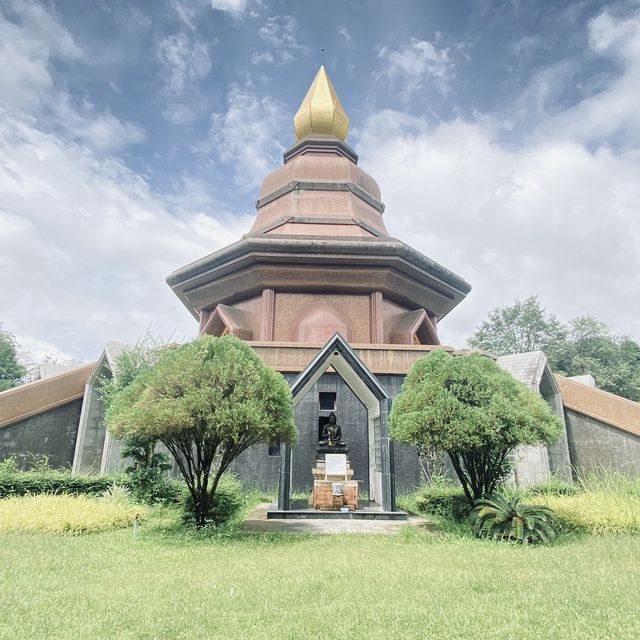 เจดีย์สามท่านเจ้าคุณ วัดไผ่ล้อม | ตราด