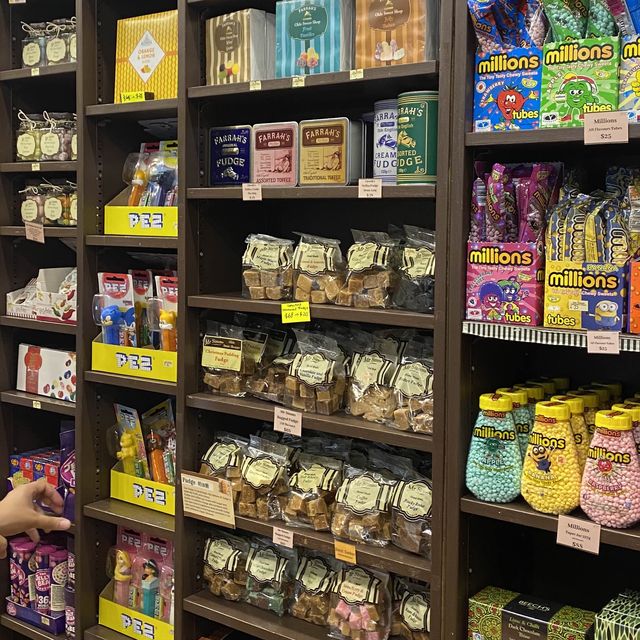  Simms Olde Sweet Shop超靚糖果店