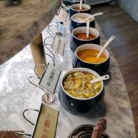 一站式品嚐台式小食+刺身+雞煲+藥膳火煱，任飲任食挑戰大胃王😂