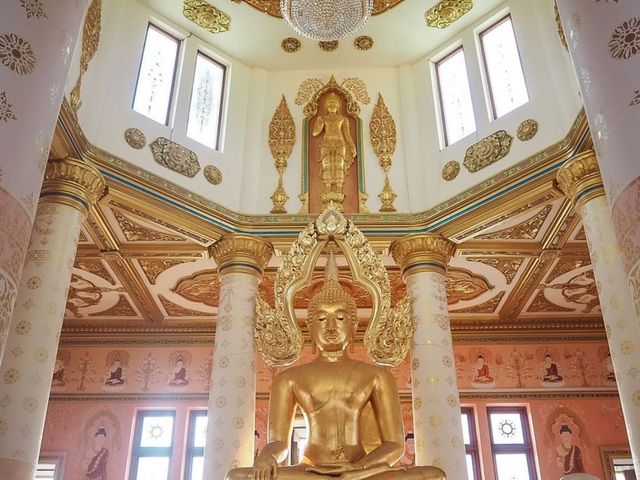 แลนด์มาร์คสายบุญ วัดแสนสุข เมืองชลบุรี 😊