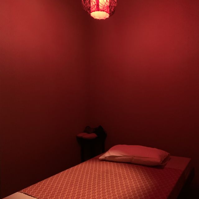 Laks Thai Massage ร้านสปาใจกลางกรุง