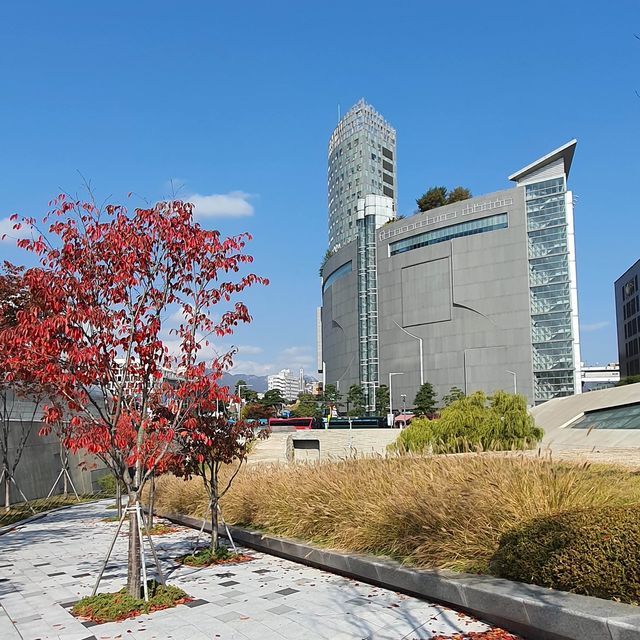 문화와 디자인 그리고 단풍으로 채워진 @DDP