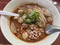 ก๋วยเตี๋ยวร้านแวะเวียน