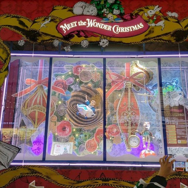 大阪！阪急うめだのクリスマスは不思議の国のアリス