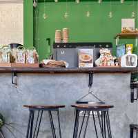 10 SCALE CAFE : คาเฟ่เล็กๆ ซอยมังกร 