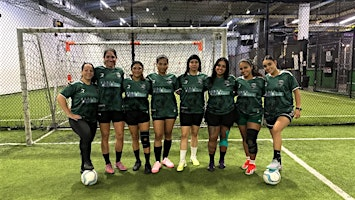 WOMEN'S SOCCER PRACTICE BY A PROFESSIONAL COACH | Tropical Park