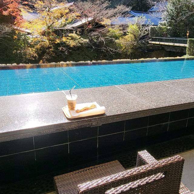 One of The best cafe ever!You can have good cafe and bakery while having your foot spa... 