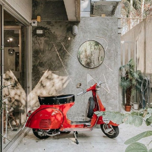 LA BUANA COFFEE BAR,MAKASSAR
