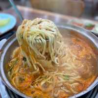 여름 이열치열 공주시 “전통궁중칼국수”
