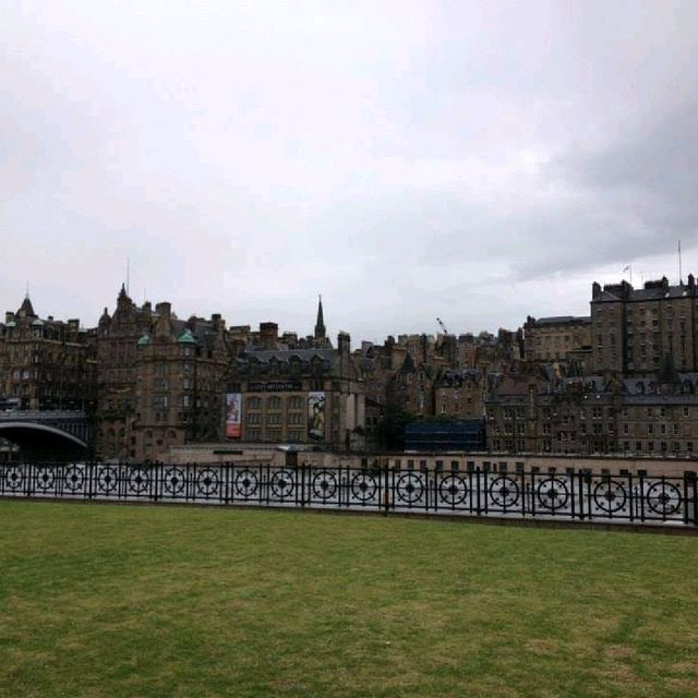 Edinburgh Castle And The City