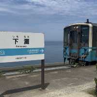 【海に1番近い駅。下灘駅⠀】