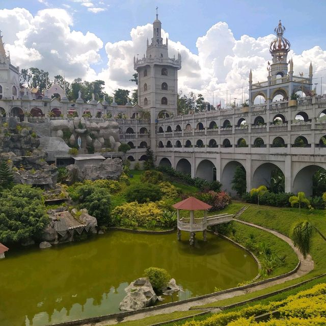 Quick stop at Simala Shrine ⛪