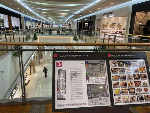 バスターミナル 併設ショッピングモール「みらい長崎 COCOWALK」