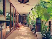 曼谷市中心的一片小綠洲 Karaarom Hotel