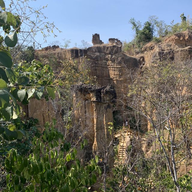 Incredible Pha Chor Cliff Stone At The Doi Lo