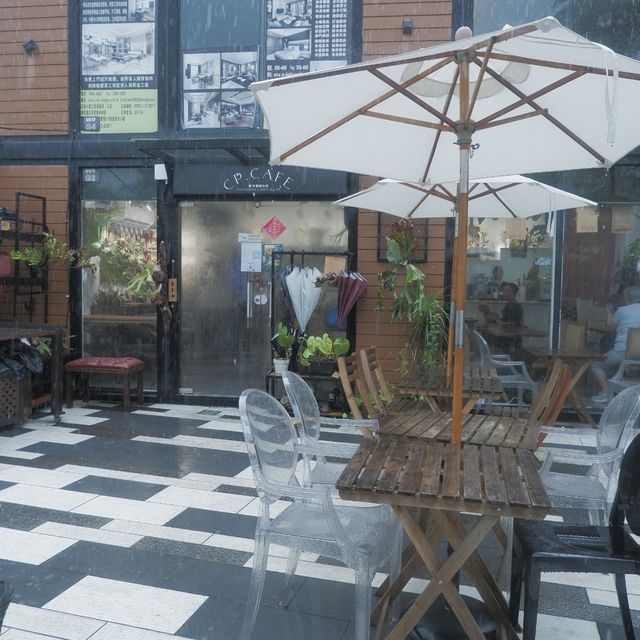 田園Cafe+貓店長，推介超軟霖豬肋排 