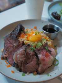 樓上白色Cafe，吃打卡梳乎厘 