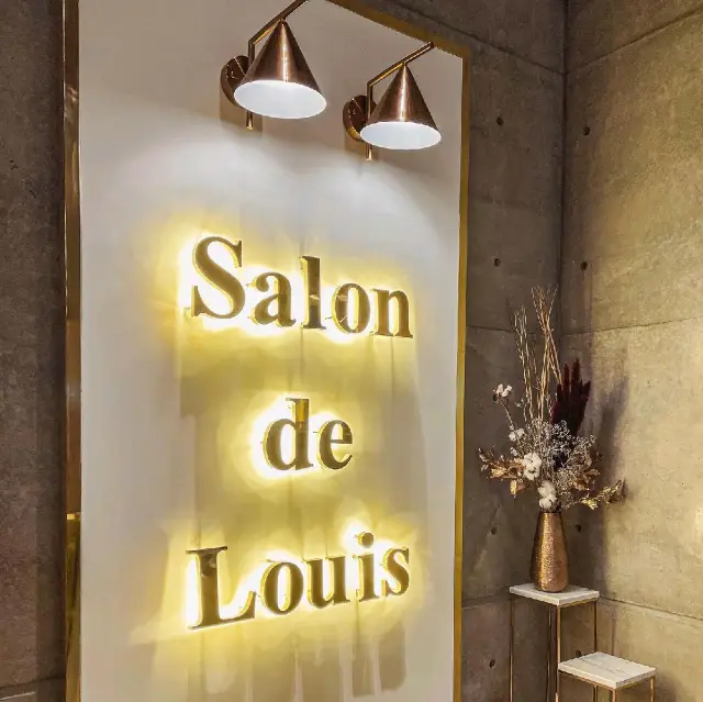 Salon de Louis Jewelry Cofe 