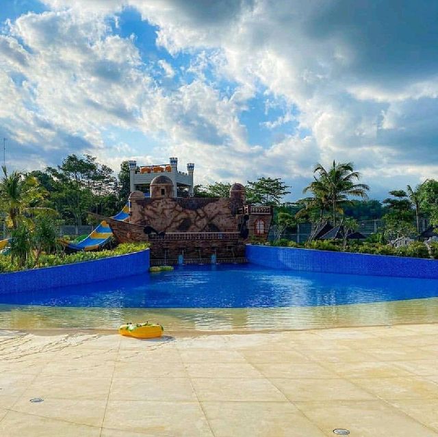 JAMBOOLAND WATER PARK : TULUNGAGUNG