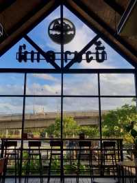 บิ้งนา คาเฟ่ คาเฟ่ท่ากลางหุบเขา 🏔☕️