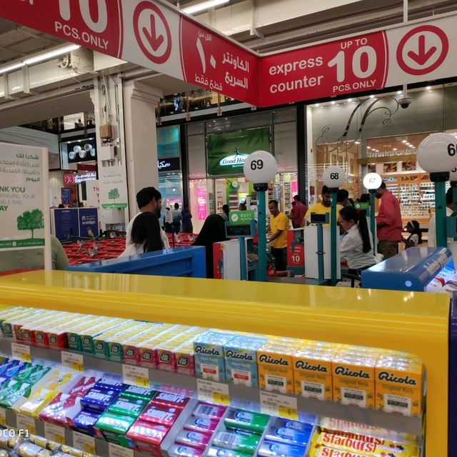 ドバイ "モール・オブ・ジ・エミレーツ" 超巨大なモール、1つの街!!全部見るのに何日かかる!? 🎁🛒مول الإ