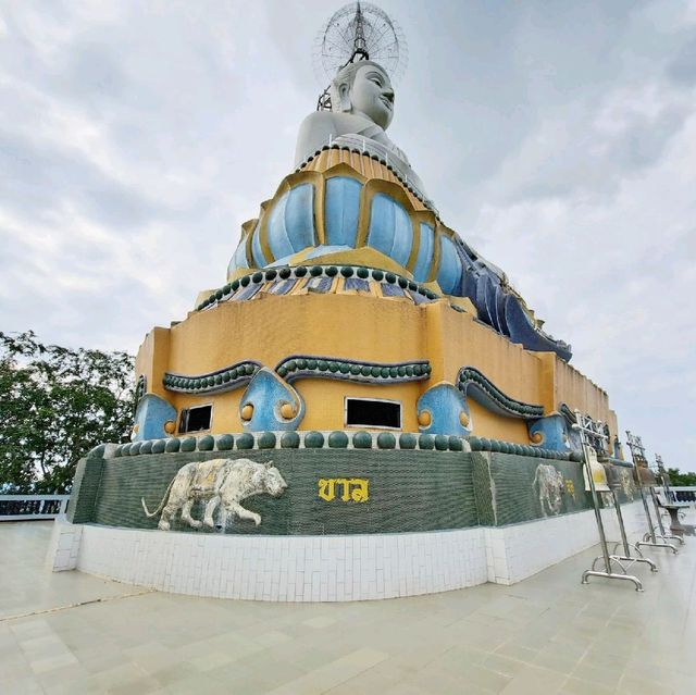 ไหว้พระองค์ใหญ่ ชมวิวเขาสวย