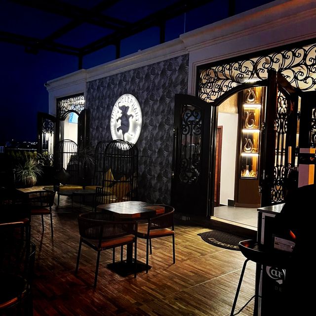 Tipsy Elephant Vientiane Rooftop Lounge 