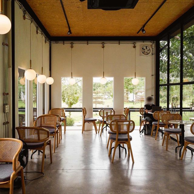คาเฟ่ท่ามกลางธรรมชาติ 𝑻𝑯𝑬 𝑲𝒆𝒆𝑹𝒆𝒆🌳 