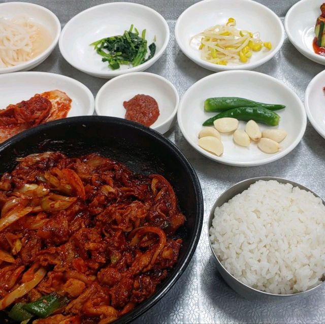 맛있는 음식이 가득한 부산으로 여행을 가보자