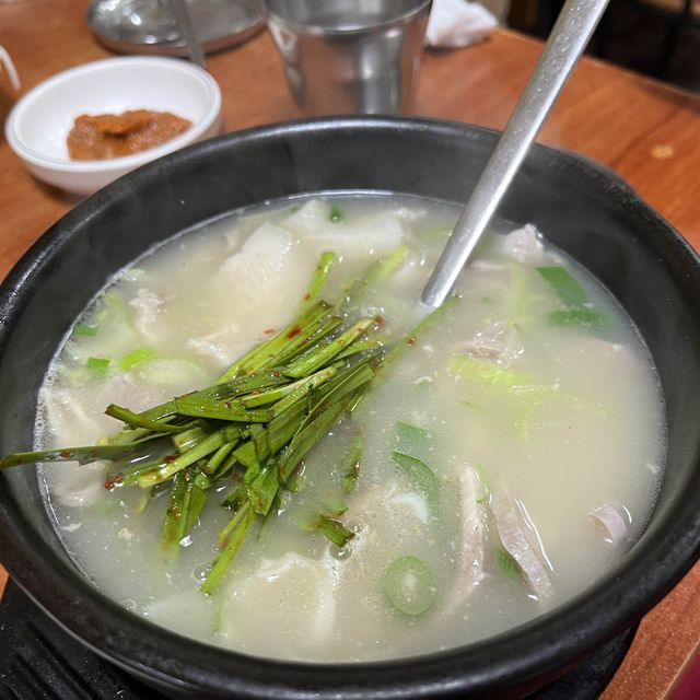 소문난장터 돼지국밥 찐맛집 | 트립닷컴 부산 소문난장터 돼지국밥 찐맛집 | 트립닷컴 부산 