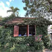 ร้านอาหารเฮือนฮอม
